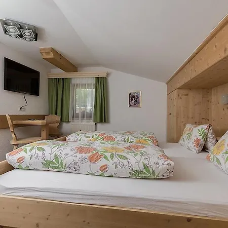 Casa vacanze With 1 Bedroom Längenfeld